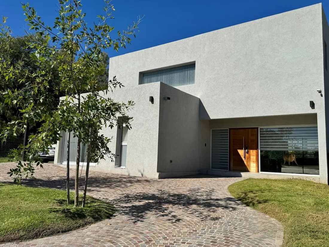 Casa de 5 ambientes en Santa Guadalupe, Pilar del Este, foto 1