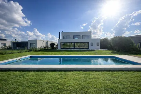 Casa a estrenar con vista al golf en San Sebastián